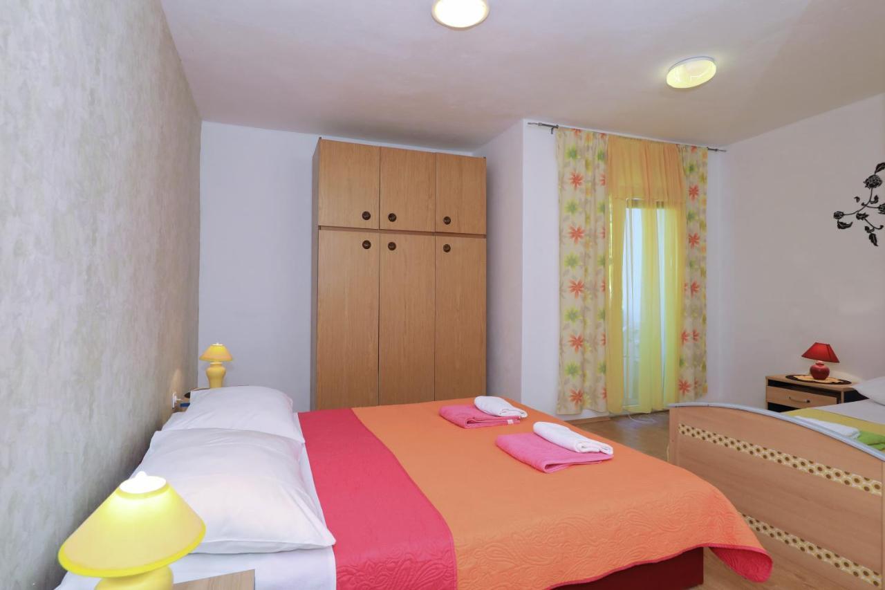 Apartments Luca Ražanac Екстериор снимка