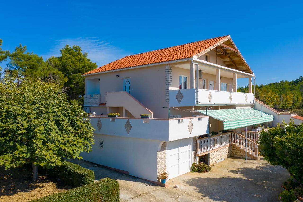 Apartments Luca Ražanac Екстериор снимка