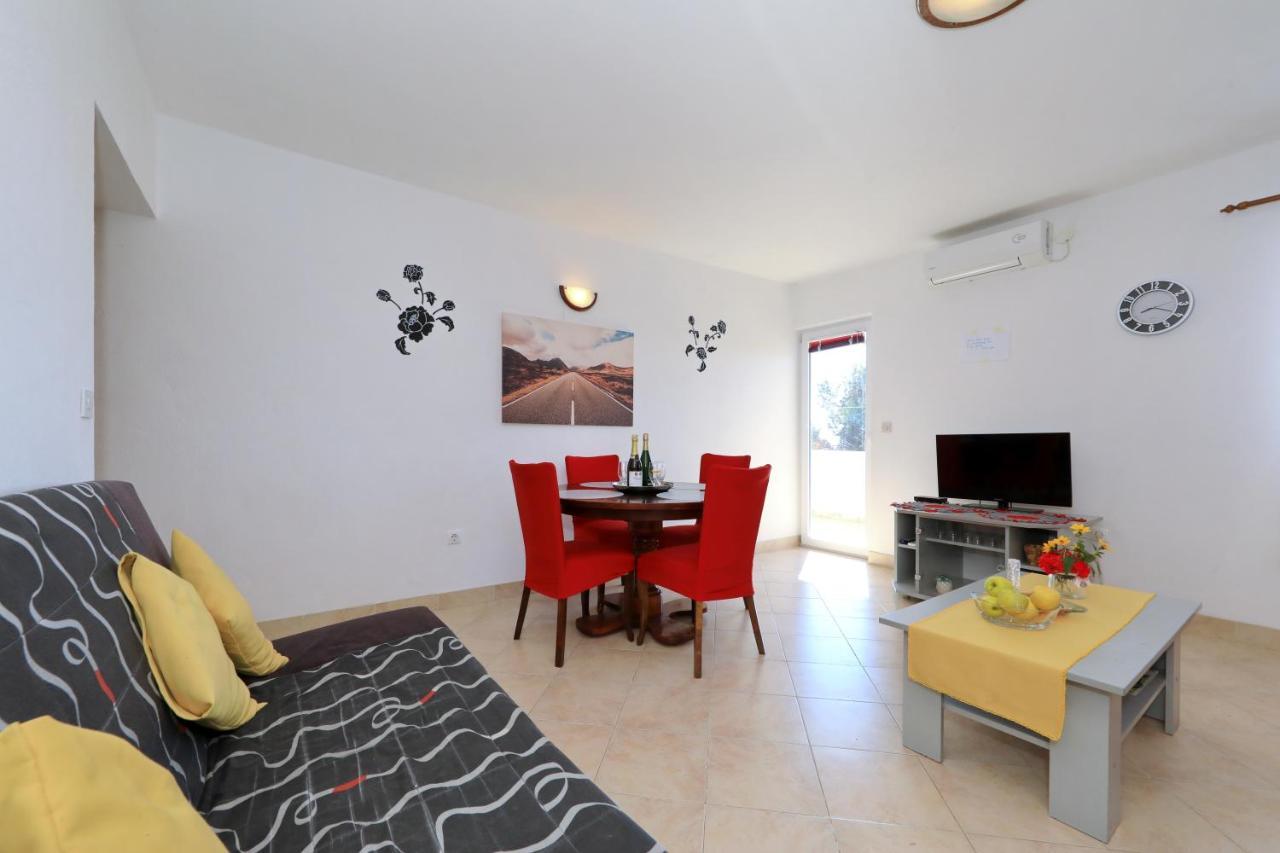Apartments Luca Ražanac Екстериор снимка