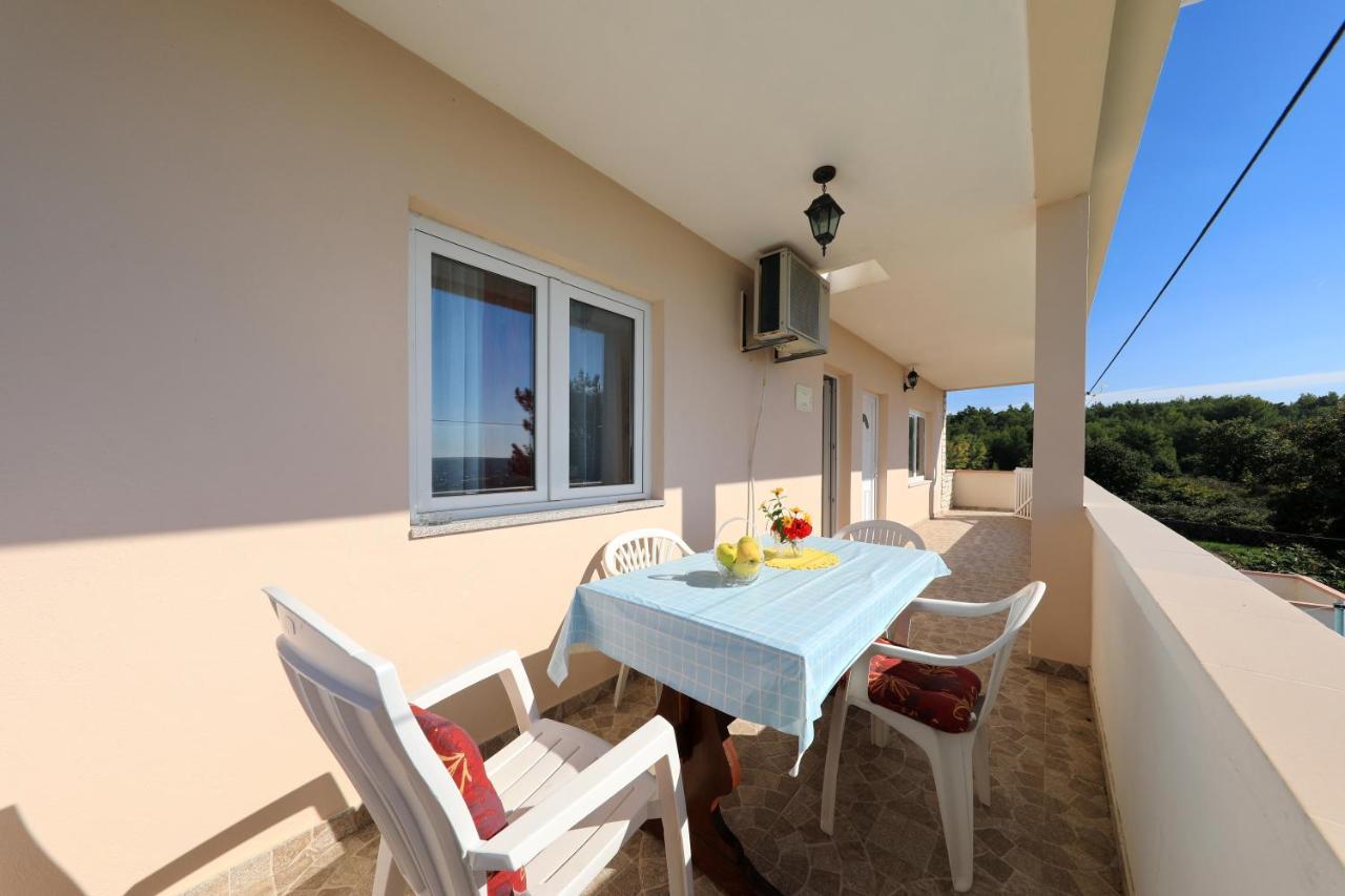 Apartments Luca Ražanac Екстериор снимка
