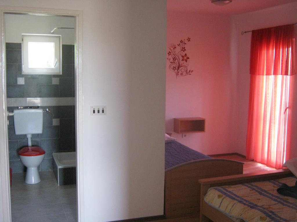 Apartments Luca Ražanac Стая снимка